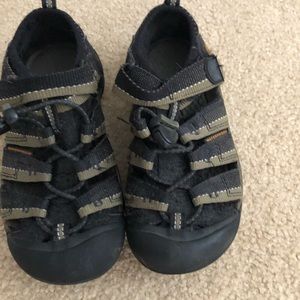 Boys Keen size 13 sandals waterproof
